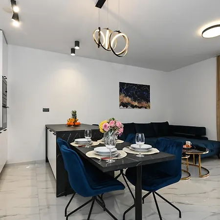 Luxury Gloria Old Town With Sea View Zara